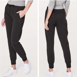 Lululemon Get Going Jogger *28.5" in Black size four (4)